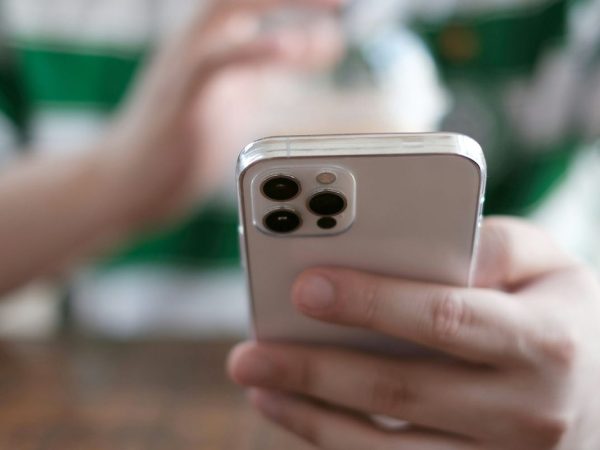 Tip: These are the two fastest ways to switch between iPhone apps