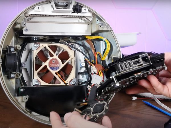 Turning the M4 Mac mini into a modern iMac G4 [Video]