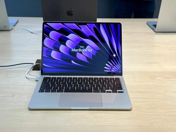 Bloomberg: Apple ‘investigating’ bringing cellular to the Mac for the first time