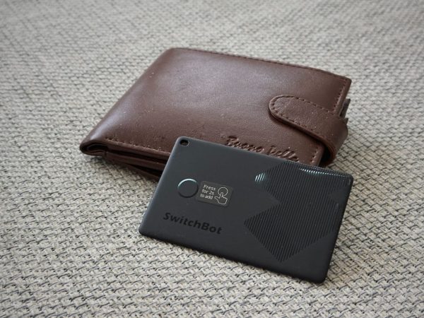Review: SwitchBot Wallet Finder is an incredibly useful accessory to track your wallet with iPhone Find My