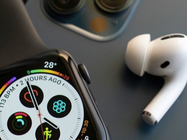 Apple Watch and AirPods continue to dominate the global market – for now
